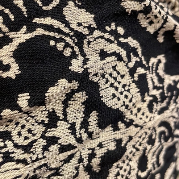 Jodifl Cold Shoulder Top - Picture 8 of 9